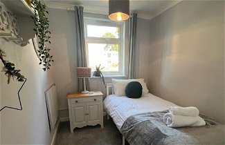 Photo 2 - Sunny 2-Bedroom flat in Hoddesdon