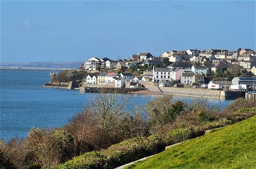Foto 18 - Luxury Sea View Modernised Pembrokeshire Cottage
