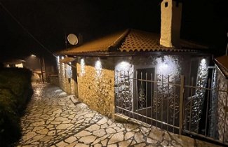 Foto 2 - Dandy Villas Dimitsana - a Family Ideal Charming Home in a Quaint Historic Neighborhood - 2 Fireplaces for Romantic Nights