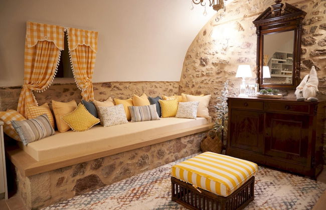 Dandy Villas Dimitsana - a Family Ideal Charming Home in a Quaint Historic Neighborhood - 2 Fireplaces for Romantic Nights - Foto 44