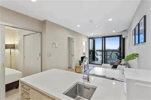 Foto 3 - Stunning Apartment Amazing View Near Sky Tower