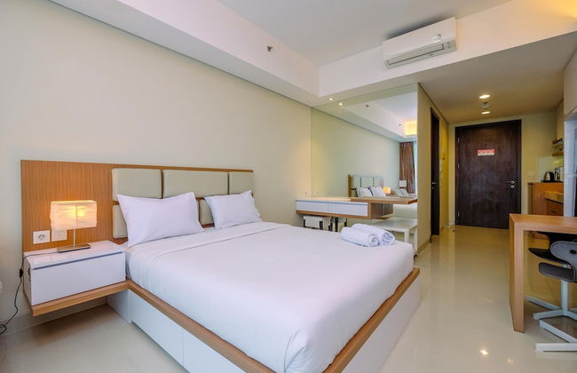 Cozy Living And Spacious Studio At 28Th Floor Kemang Village Apartment - Foto 3