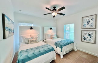 Photo 3 - Beautiful 3br/2.5ba w/ Kayak Access, Sleeps 10