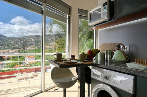 Photo 24 - Bright and Elegant Apartment With Pool and sea View