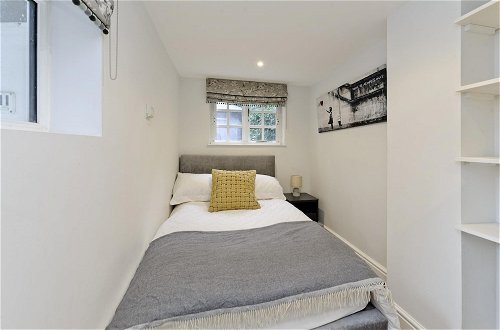 Photo 14 - Cosy 2 Bedroom Flat in Shepherds Bush