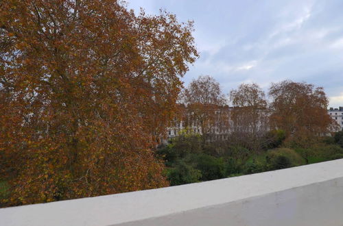 Photo 19 - Luxury 2BD Split-level Penthouse - Pimlico