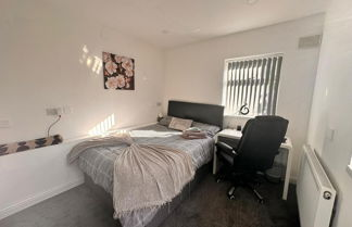 Photo 2 - Birmingham Blissful Apartment With 2 Bedrooms