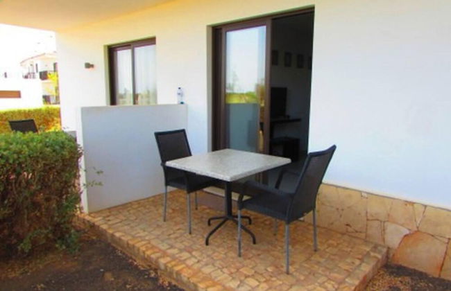 Cozy 1 bed Apartment With Garden and Pool View - Photo 16