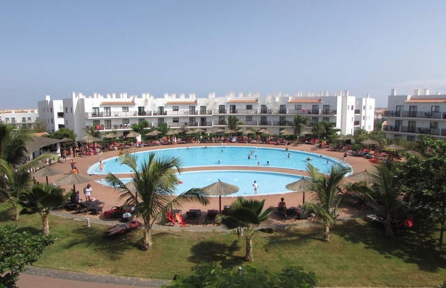 Cozy 1 bed Apartment With Garden and Pool View - Photo 1