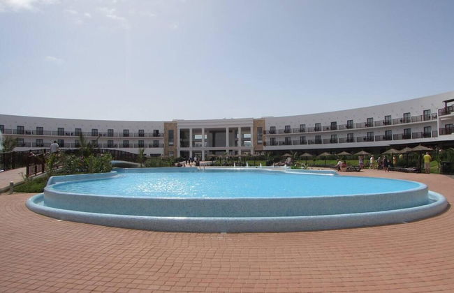 Cozy 1 bed Apartment With Garden and Pool View - Photo 10