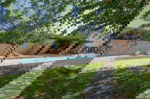 Photo 22 - Adorable Holiday Home With Swimming Pool