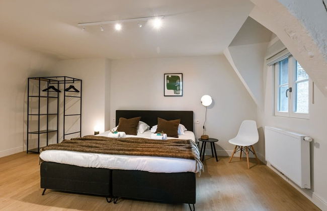 Stunning Apartment at the Grand Market of Antwerp - Photo 33