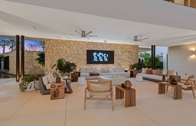 Modern 7BR Villa w Stunning Views of Golf Course - Foto 46