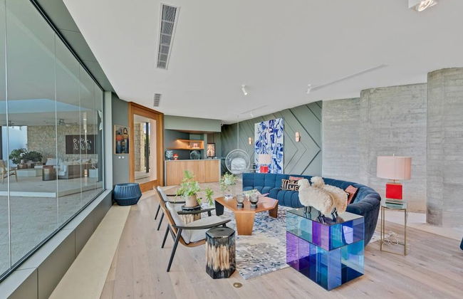 Modern 7BR Villa w Stunning Views of Golf Course - Foto 13