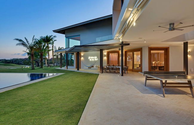 Modern 7BR Villa w Stunning Views of Golf Course - Foto 42