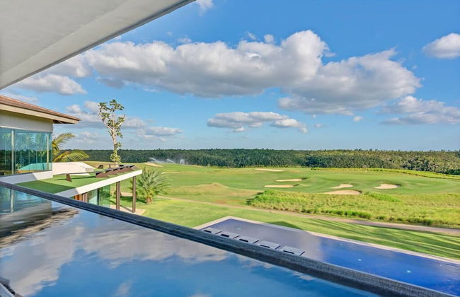 Modern 7BR Villa w Stunning Views of Golf Course - Foto 41