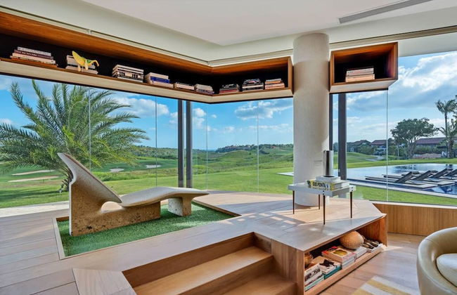 Modern 7BR Villa w Stunning Views of Golf Course - Foto 2