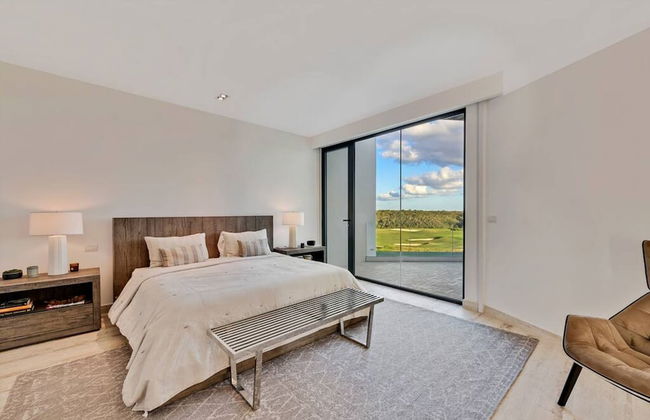 Modern 7BR Villa w Stunning Views of Golf Course - Foto 29