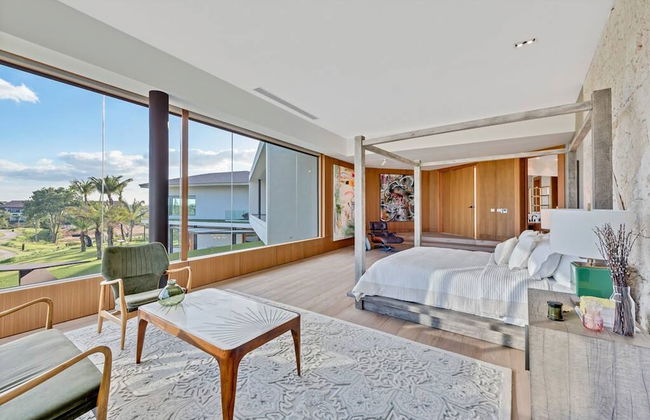 Modern 7BR Villa w Stunning Views of Golf Course - Foto 31
