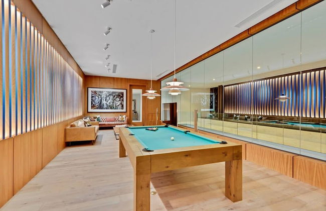 Modern 7BR Villa w Stunning Views of Golf Course - Foto 18