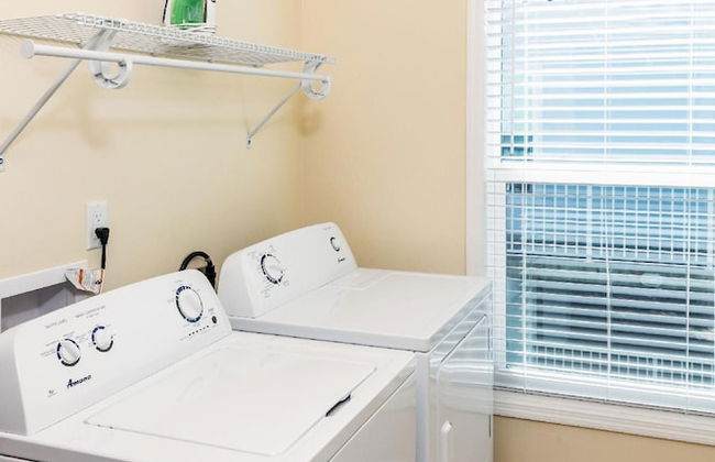 1 Beautiful 4 Bed 3 Bath Pool Home w Free Dock - Photo 11