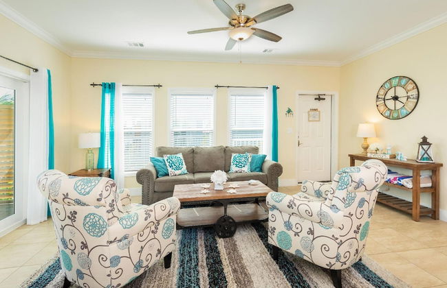 1 Beautiful 4 Bed 3 Bath Pool Home w Free Dock - Photo 6