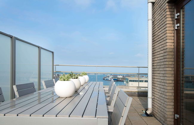 Spacious Modern Apartment in Scheveningen - Photo 1