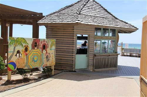 Photo 19 - Pelican Beach Resort 308