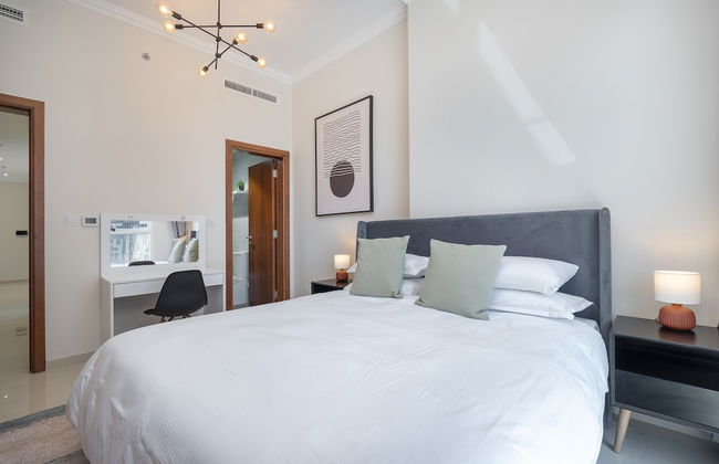 Luxe Apartments near Dubai Mall, Burj Khalifa - Pool, Gym, & Parking by Sojo Stay - Foto 40