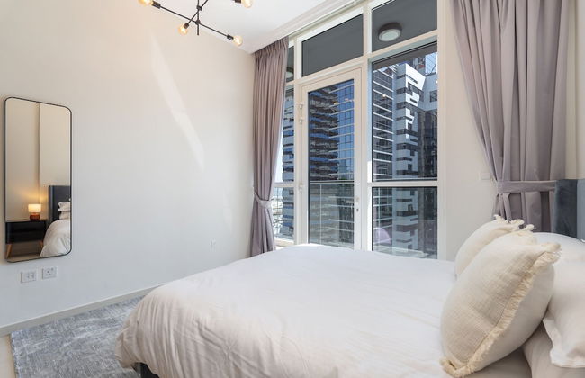Luxe Apartments near Dubai Mall, Burj Khalifa - Pool, Gym, & Parking by Sojo Stay - Foto 39