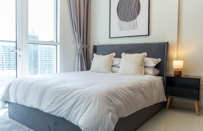 Luxe Apartments near Dubai Mall, Burj Khalifa - Pool, Gym, & Parking by Sojo Stay - Foto 34