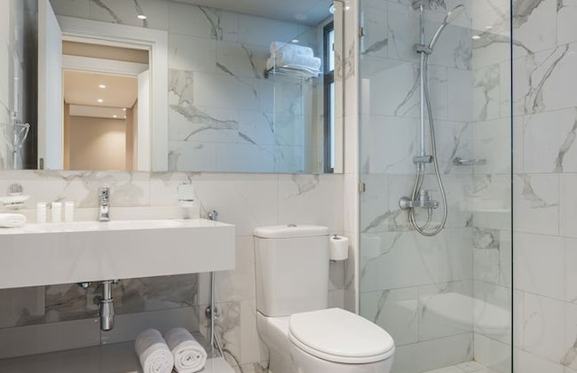 THE CODE RESIDENCE - Photo 22