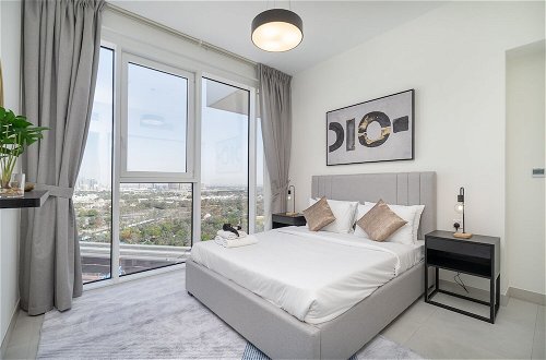 Photo 9 - Upscale Two Bedroom with Balcony & Free Parking near Zabeel Park by Sojo Stay