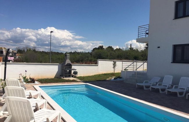 Noel - With Private Pool - A1-prizemlje - Foto 27