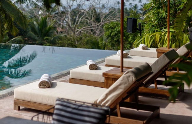 Cool and Contemporary Hilltop Villa With Ocean Views - Foto 49