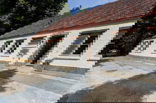 Foto 45 - Renovated Farm With Heated Pool