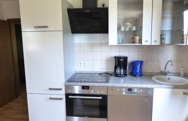 Alluring Apartment near Lake Edersee in Half Timbered House with Terrace - Photo 4