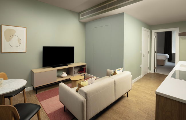 The Lincoln Suites - Photo 29