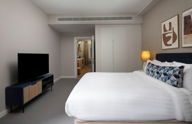 The Lincoln Suites - Photo 19