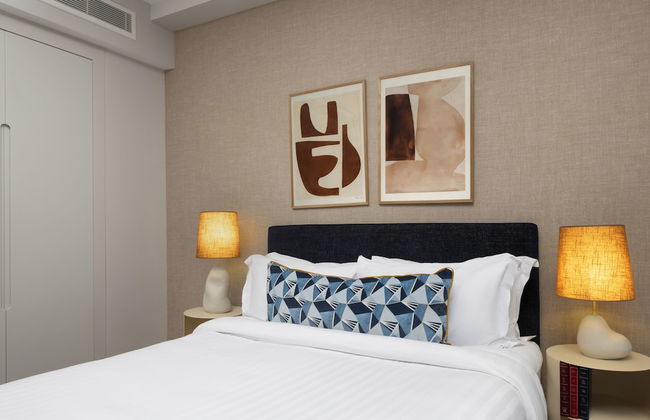 The Lincoln Suites - Photo 17
