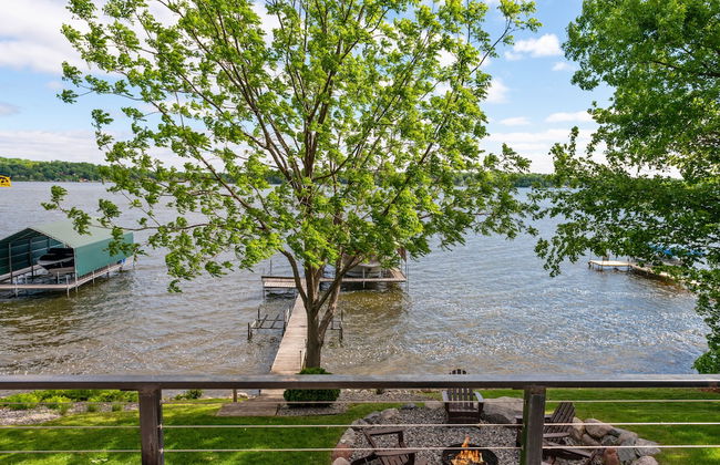 Lakefront Luxury - Foto 36