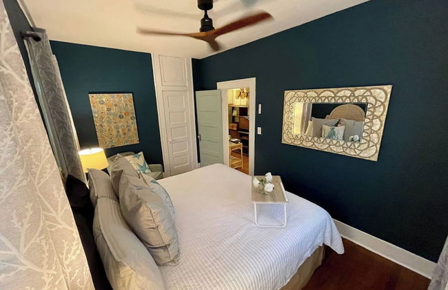 Charming Coastal Retreat - Photo 8