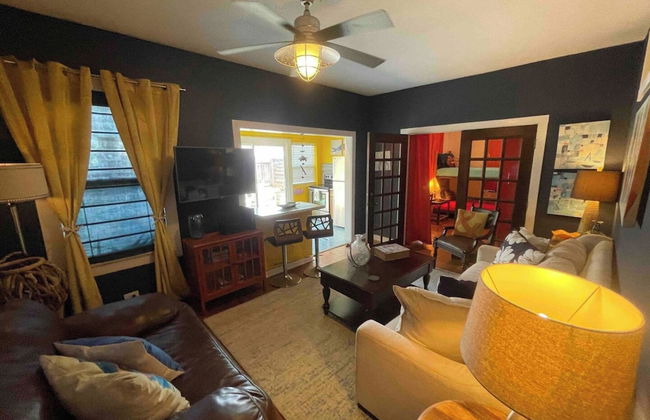 Charming Coastal Retreat - Photo 20
