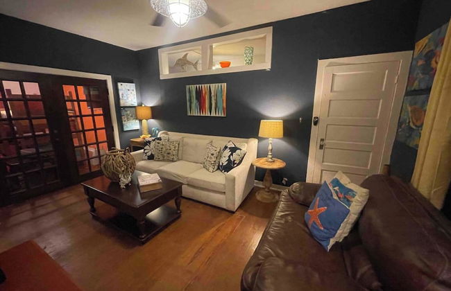 Charming Coastal Retreat - Photo 17