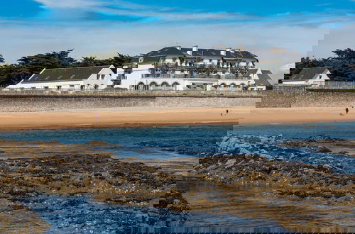 Photo 15 - Beautiful Holiday Home Right by the sea