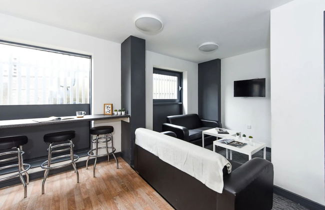 Studios and Ensuites at St James Point in Newcastle - Photo 13