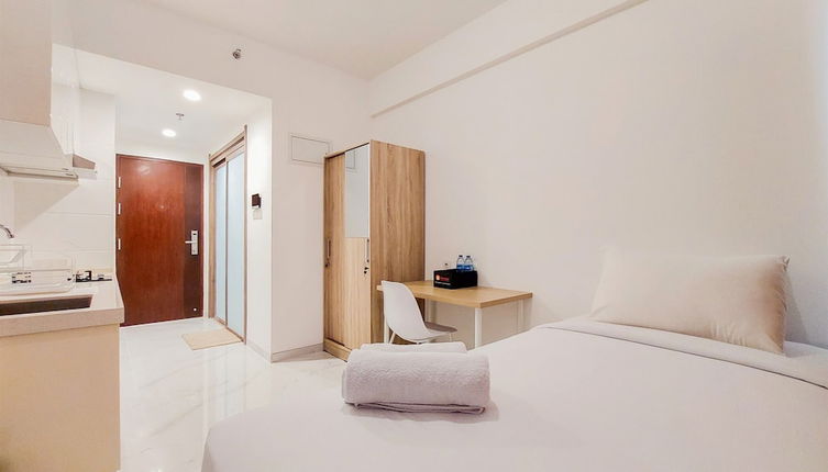 Foto 1 - Cozy Stay And Homey Studio Room Sky House Bsd Apartment