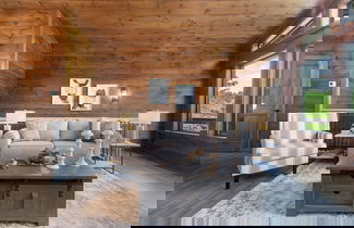 Foto 2 - Hillside Retreat