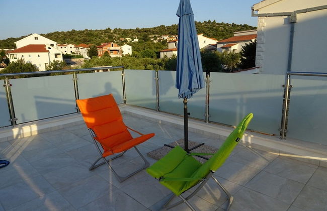 Holiday rental in Rogoznica with garden and terrace - Foto 14