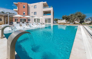 Photo 3 - Luxury Villa Oasis 11 Bedrooms With Heated Pool